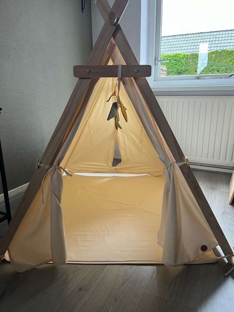 Speeltent van Petit Amelie, Ophalen, Zo goed als nieuw
