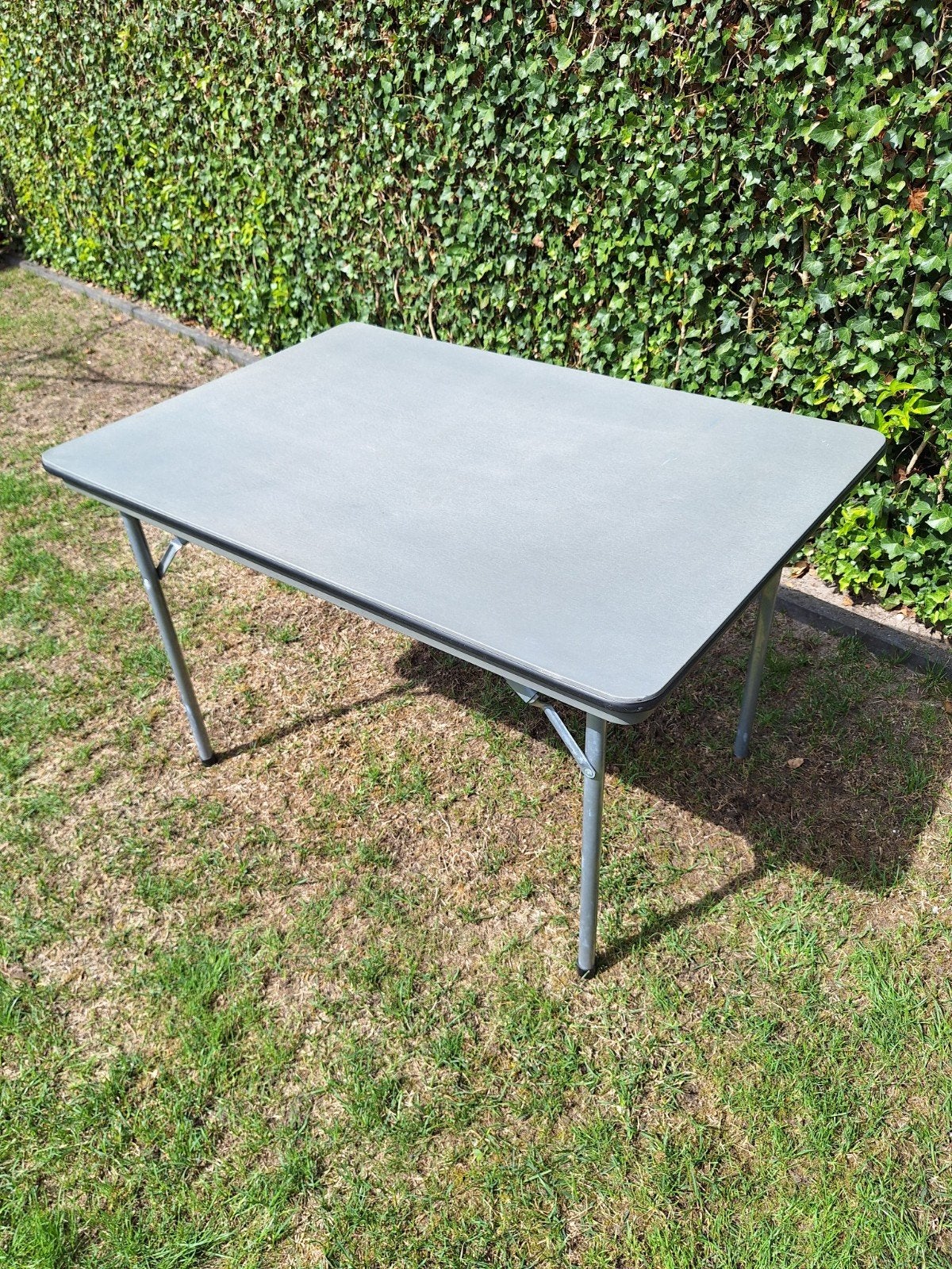 Isabella Zeer Stevige Campingtafel 120 x 80 cm, Caravans en Kamperen, Ophalen, Gebruikt