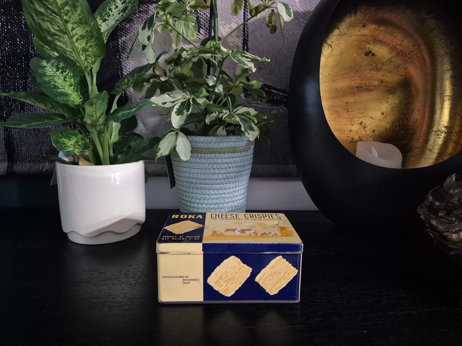 Vintage ROKA Cheese Crispies blik, Delft, jaren '60/'70,, Gebruikt, Rond, Ophalen of Verzenden, Minder dan 40 cm