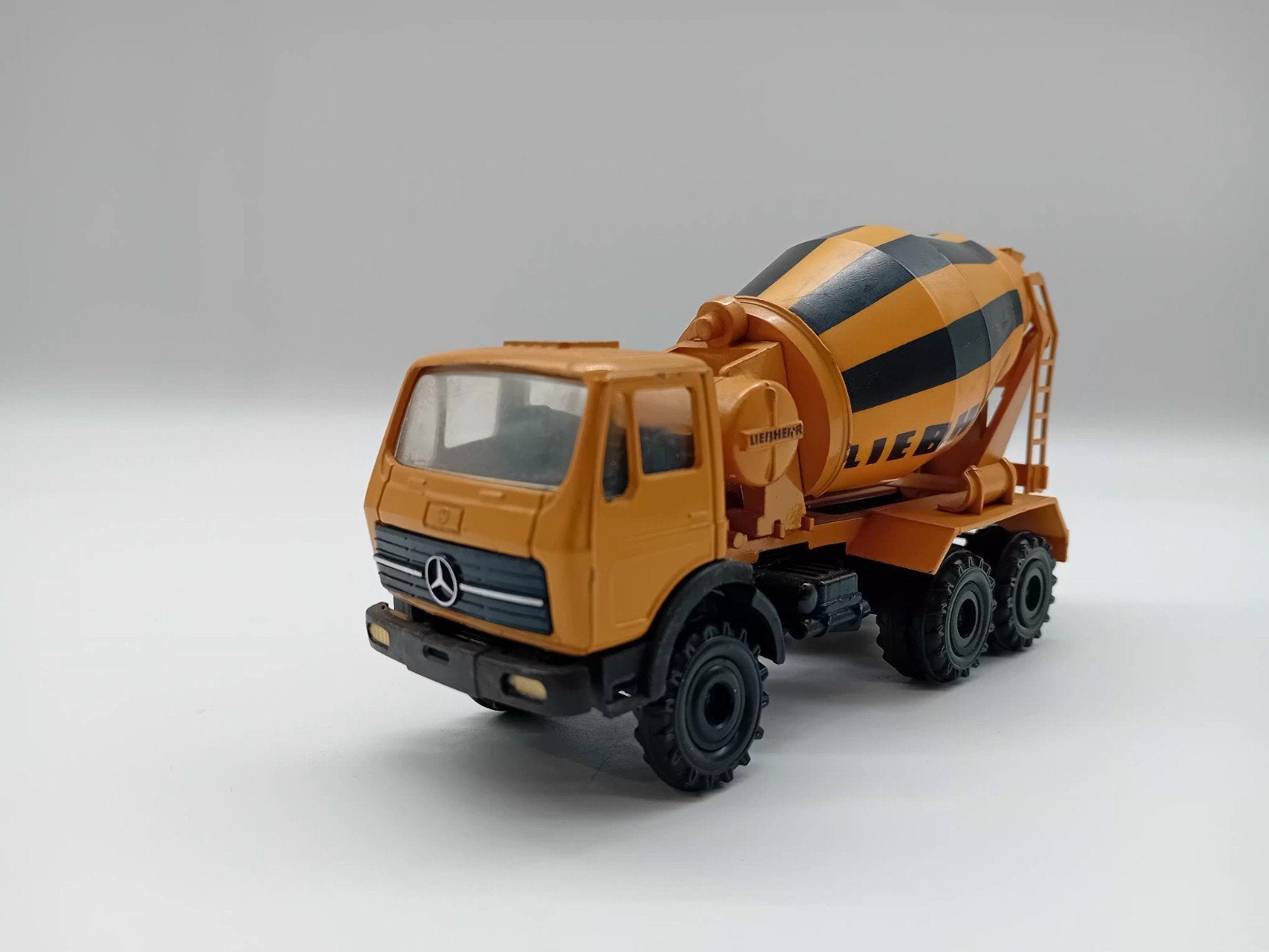 CONRAD MERCEDES BENZ BETON MIXER - LIEBHERR, Hobby en Vrije tijd, Conrad, Ophalen of Verzenden, Zo goed als nieuw, Bus of Vrachtwagen