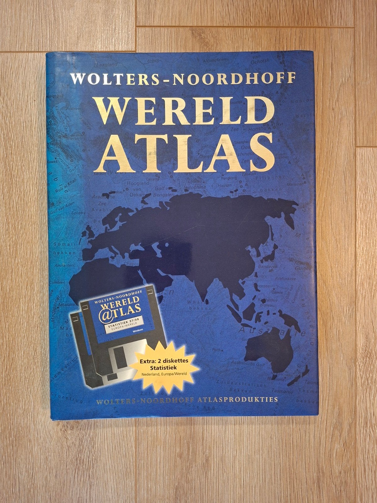 Te koop: Wereldatlas (Boek), Boeken, Overige atlassen, Ophalen of Verzenden, Zo goed als nieuw, 1800 tot 2000
