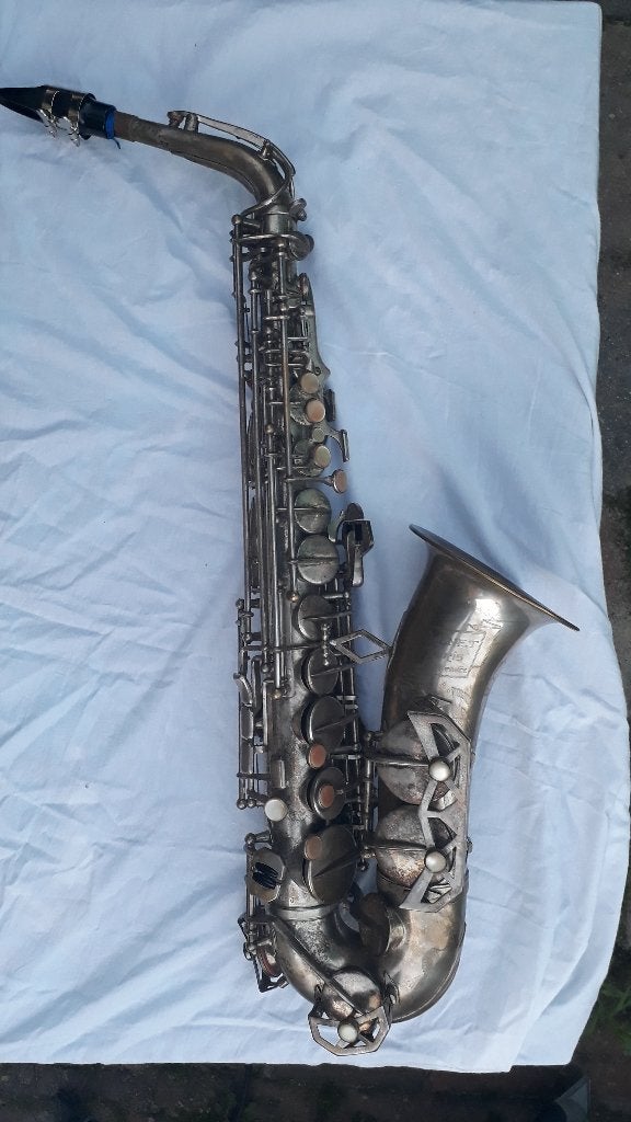 Bijzondere alt sax van Dolnet, Muziek en Instrumenten, Ophalen of Verzenden, Gebruikt, Alt, Met koffer