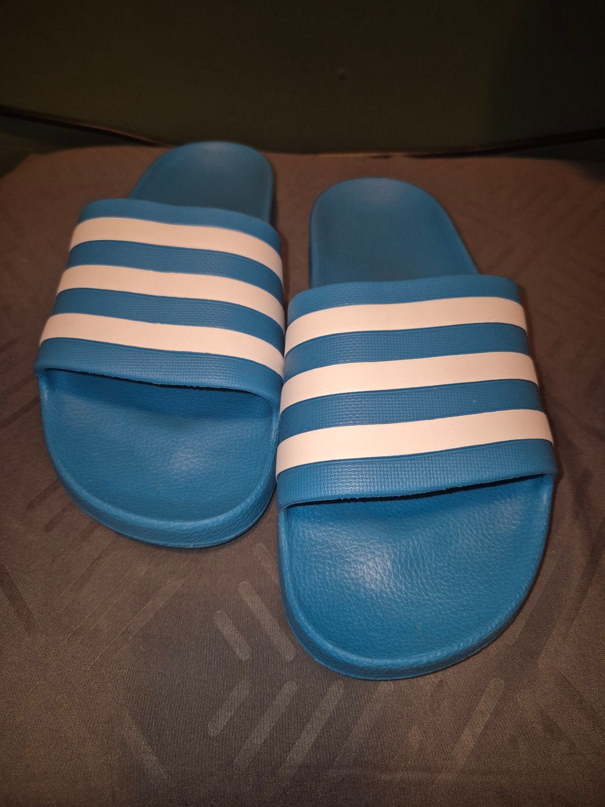 Adidas Slippers maat 42 NIEUW!, Kleding | Heren, Schoenen, Slippers, Blauw, Nieuw, Ophalen of Verzenden