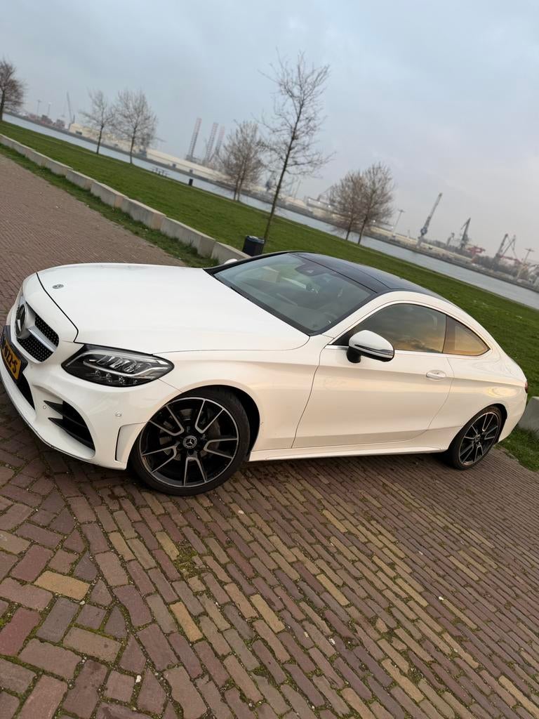 Mercedes-Benz C-Klasse C180 156pk Aut. 2018 Wit, Auto's, Automaat, Achterwielaandrijving, 1800 kg, Zwart