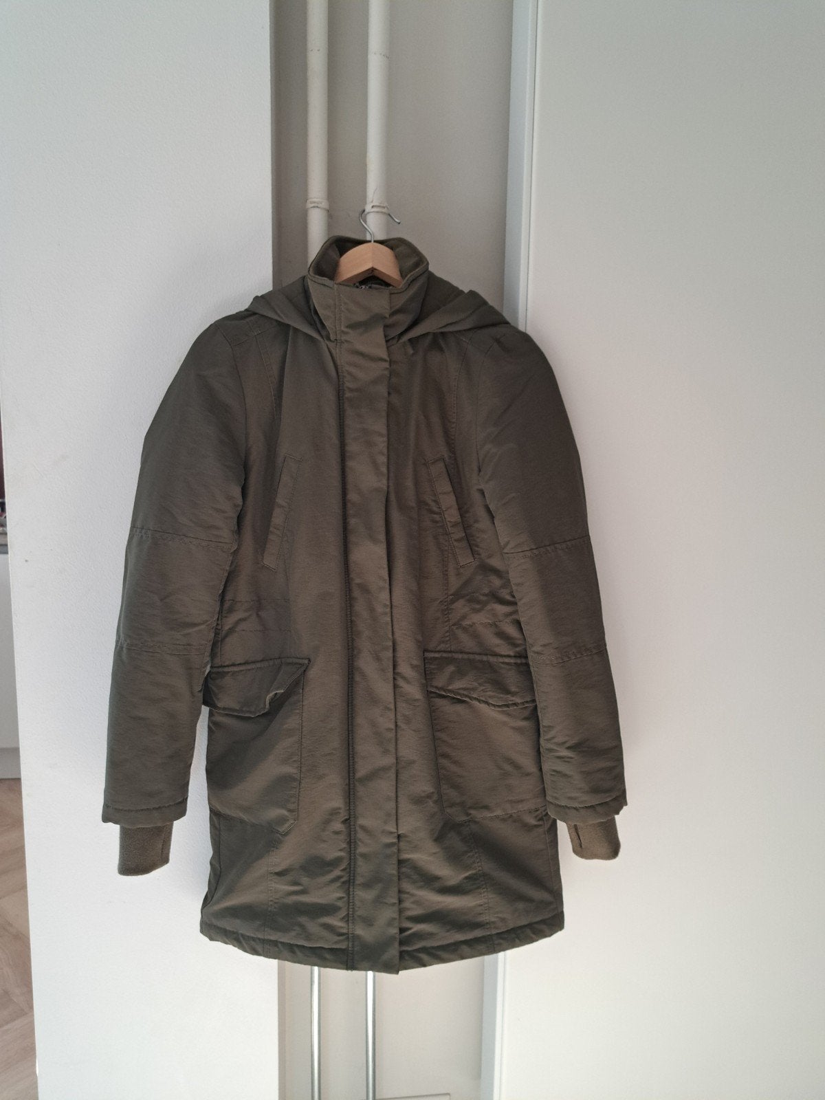 WE Kaki Groene Jas Maat XS - Zo goed als nieuw, WE, Ophalen of Verzenden, Zo goed als nieuw, Maat 34 (XS) of kleiner