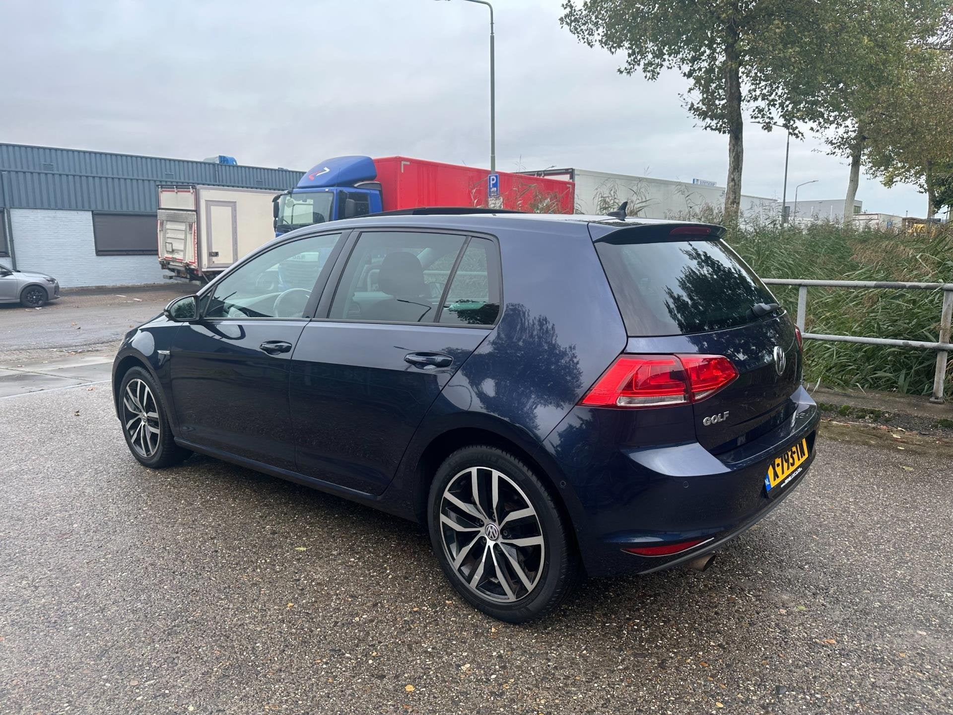 Volkswagen Golf 1.2 TSI Highline Panoramadak! Clima! LM velg, Auto's, Voorwielaandrijving, Gebruikt, Euro 6, 4 cilinders