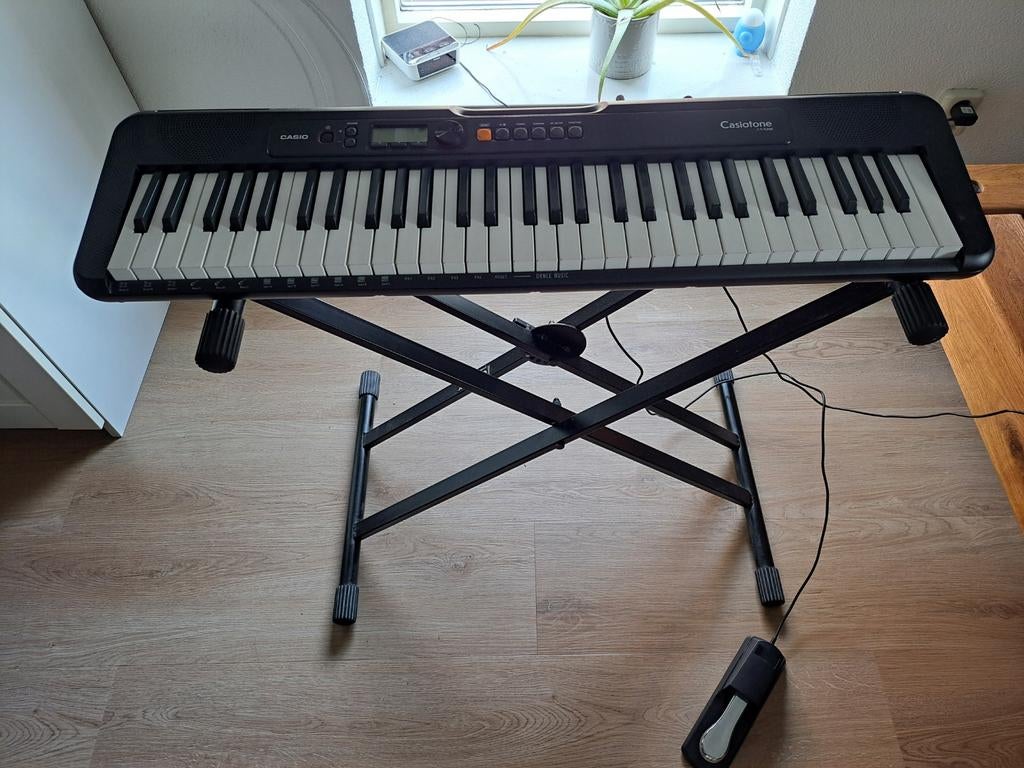 Casio Casiotone CT-S200 Keyboard met accessoires, Ophalen, Casio, 61 toetsen, Zo goed als nieuw