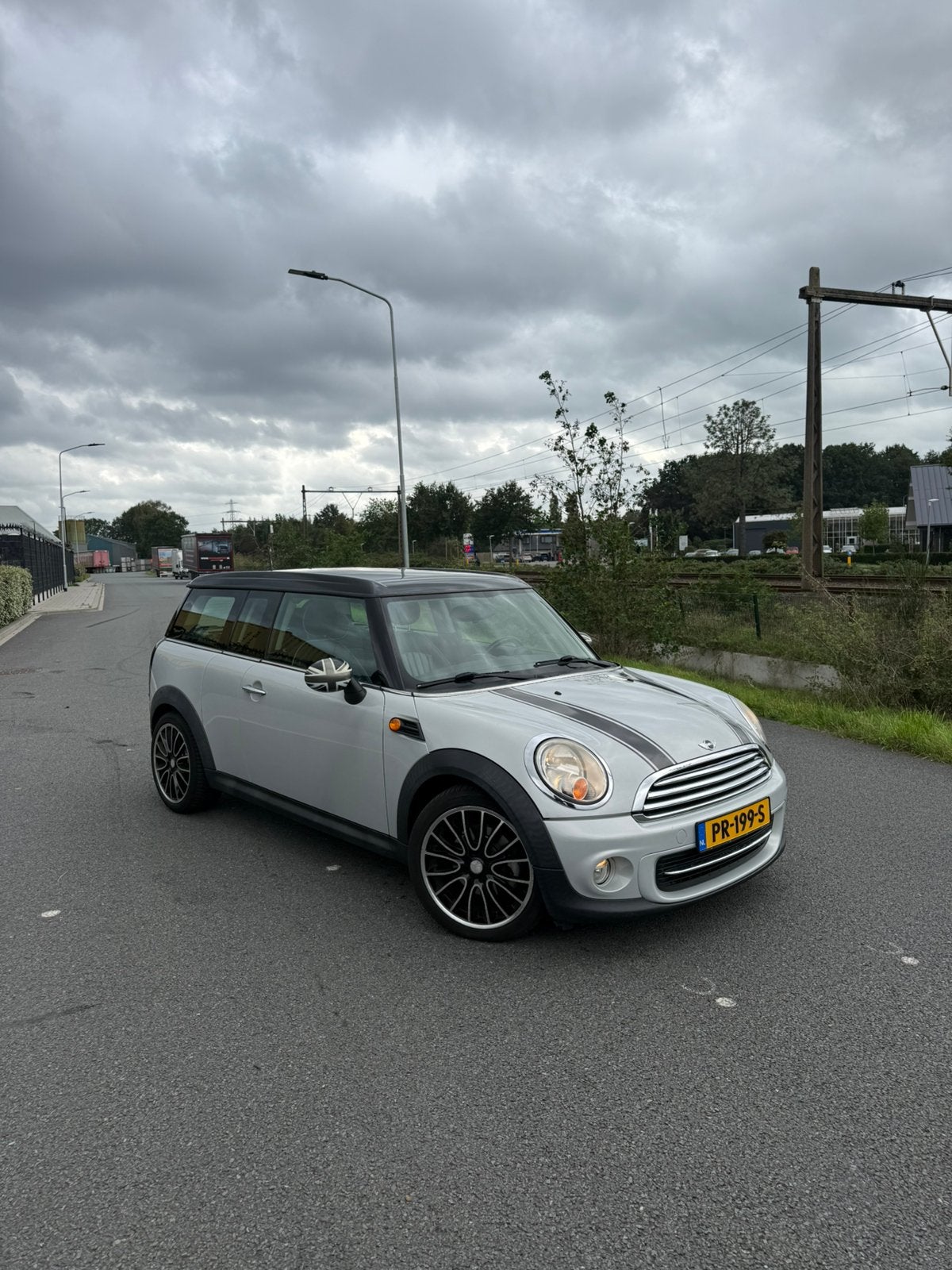 Mini Clubman 1.6 Cooper AUT 2010 Wit Airco nieuwe Apk, Auto's, 15 km/l, 4 cilinders, 4 stoelen, Leder