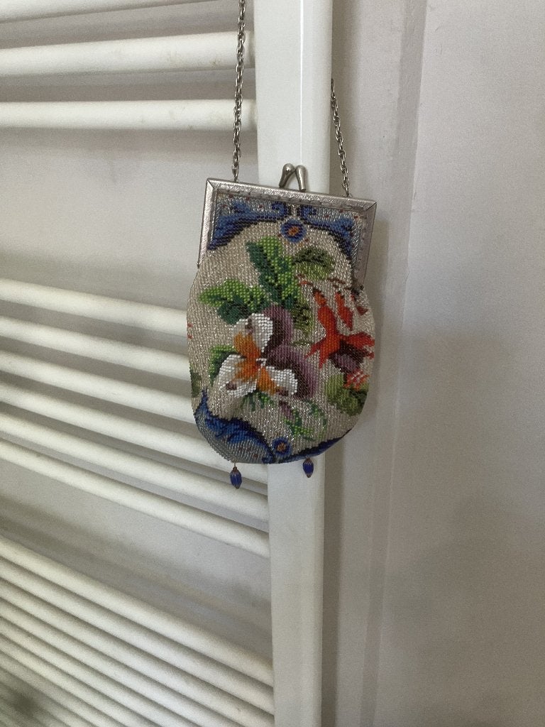 kralenbeurs uit 1910 - 1940 - maker Paula Debets, Antiek en Kunst, Ophalen of Verzenden, Dames, Onbekend