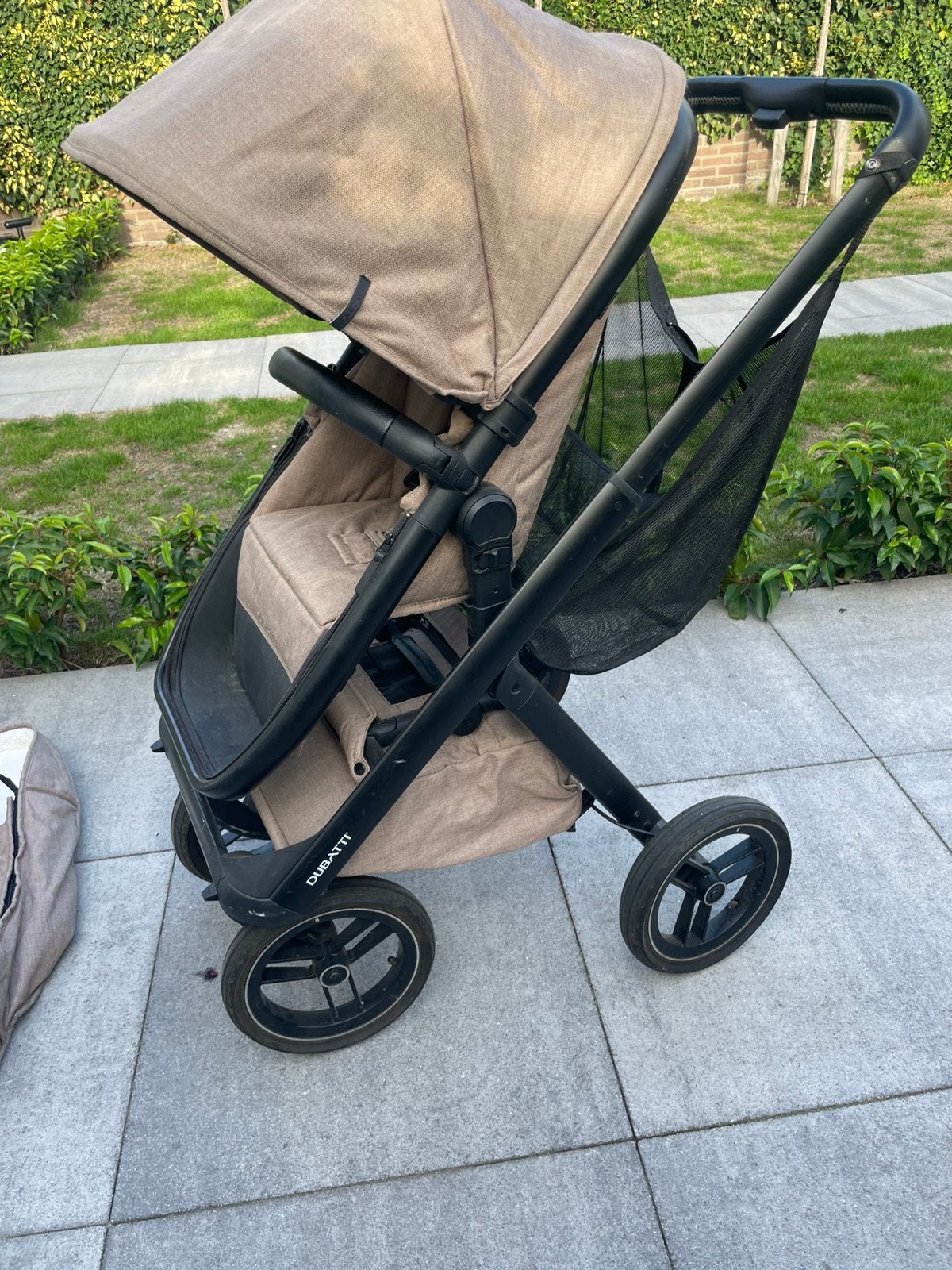 Dubatti one 2 in 1 kinderwagen taupe kleur, Kinderen en Baby's, Gebruikt, Luchtbanden, Combiwagen, Ophalen
