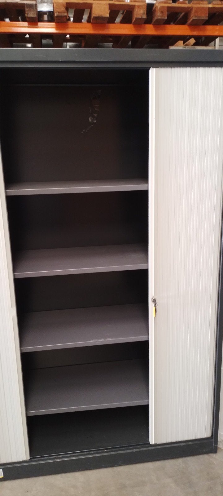 stalen kasten., Ophalen, Gebruikt, 100 tot 150 cm, Garage. schuur. opbergen.