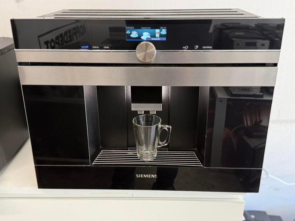 Siemens IQ700 Inbouw Koffiemachine HomeConnect, Ophalen, Afneembaar waterreservoir, 10 kopjes of meer, Koffiemachine