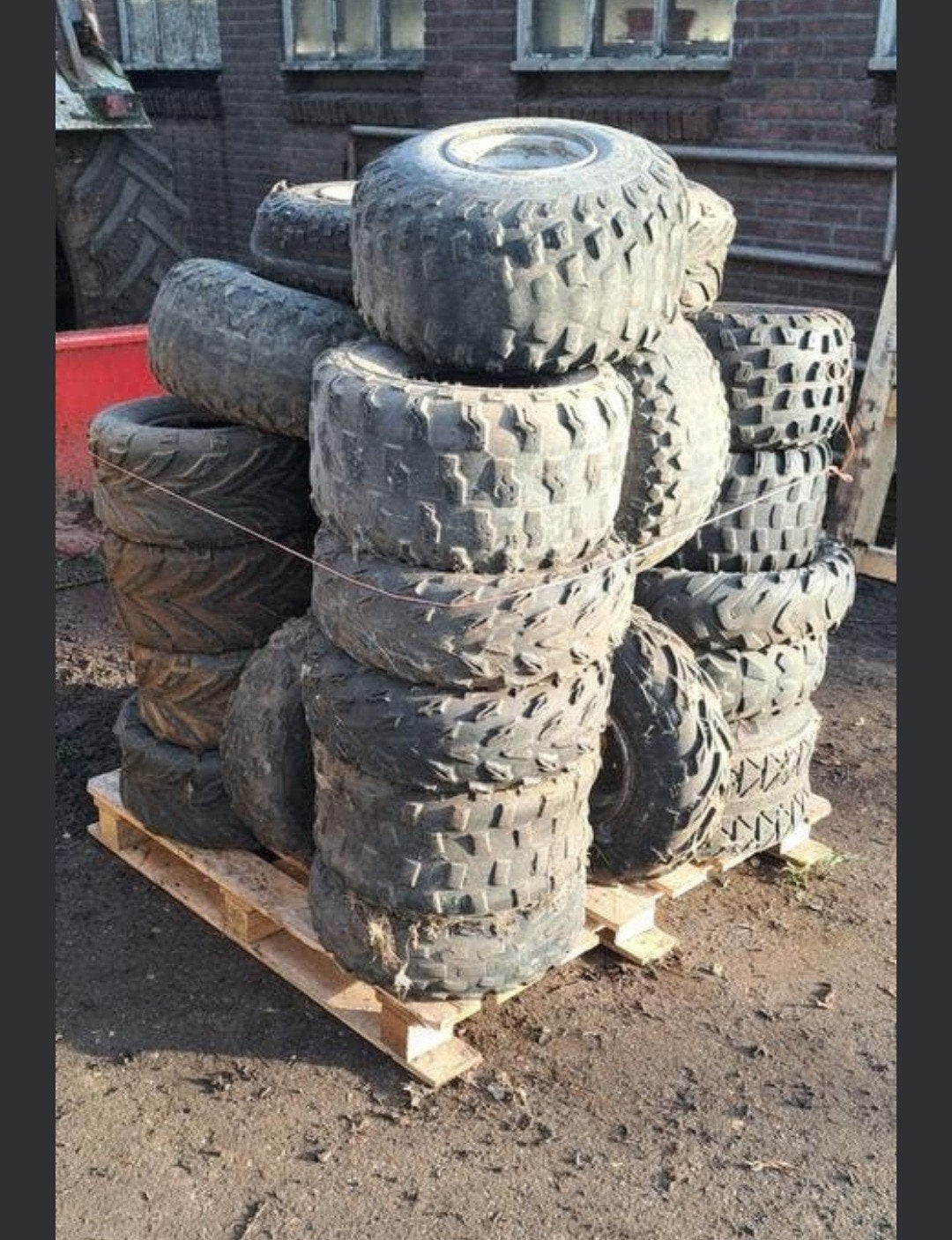 Partij quad banden
Sommigen met velg

Alles in 1 koop, Ophalen, Overige typen