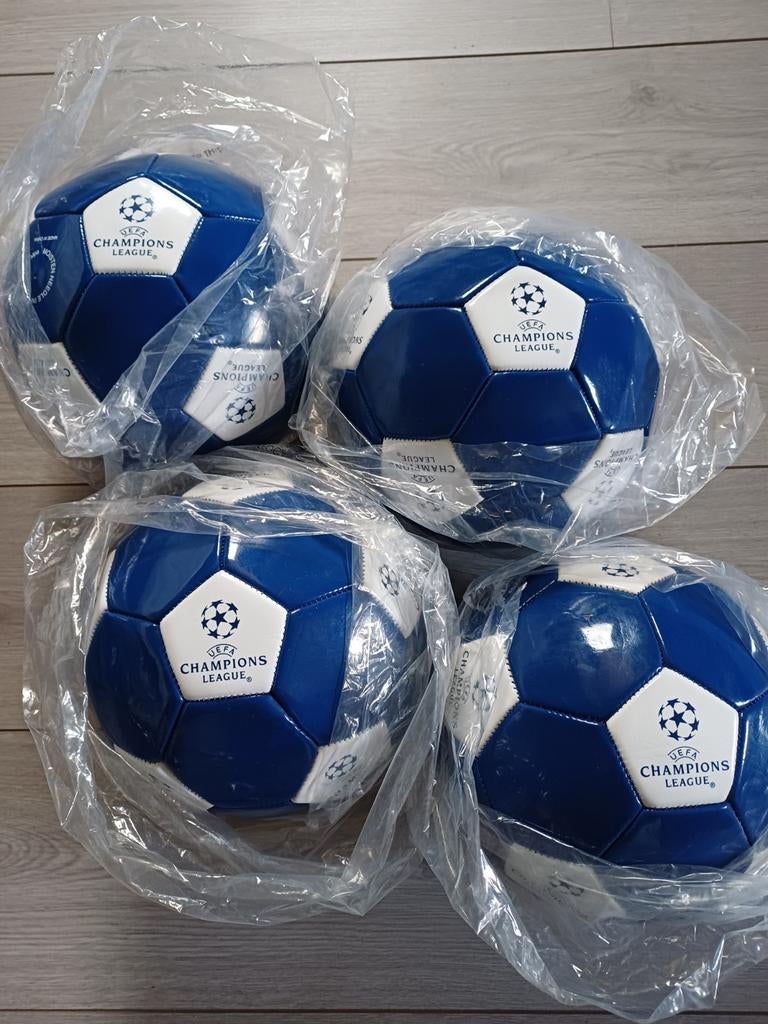 Zie foto, Sport en Fitness, Voetbal, Maat XL, Ophalen of Verzenden, Bal