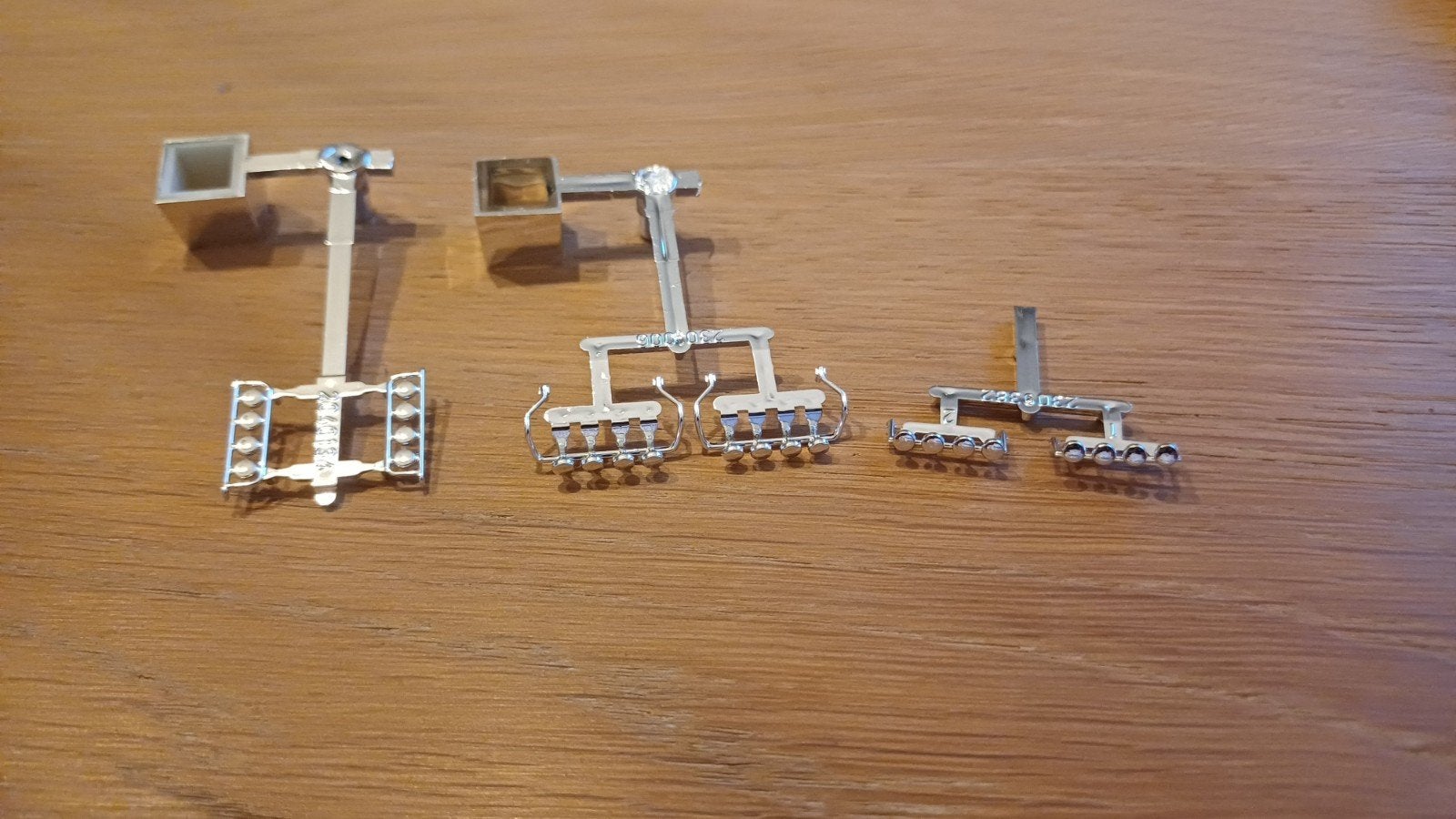 Herpa setje met chrome lampenbeugels, Ophalen of Verzenden, Nieuw, Bus of Vrachtwagen, Herpa