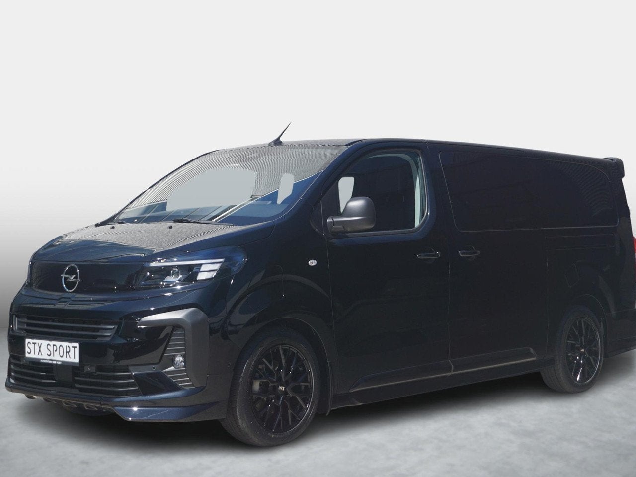 Opel Vivaro-e Dubbele Cabine 75kWh | STX Sport | Mooiste bus, 136 pk, Gebruikt, Automatische klimaatregeling, Zwart