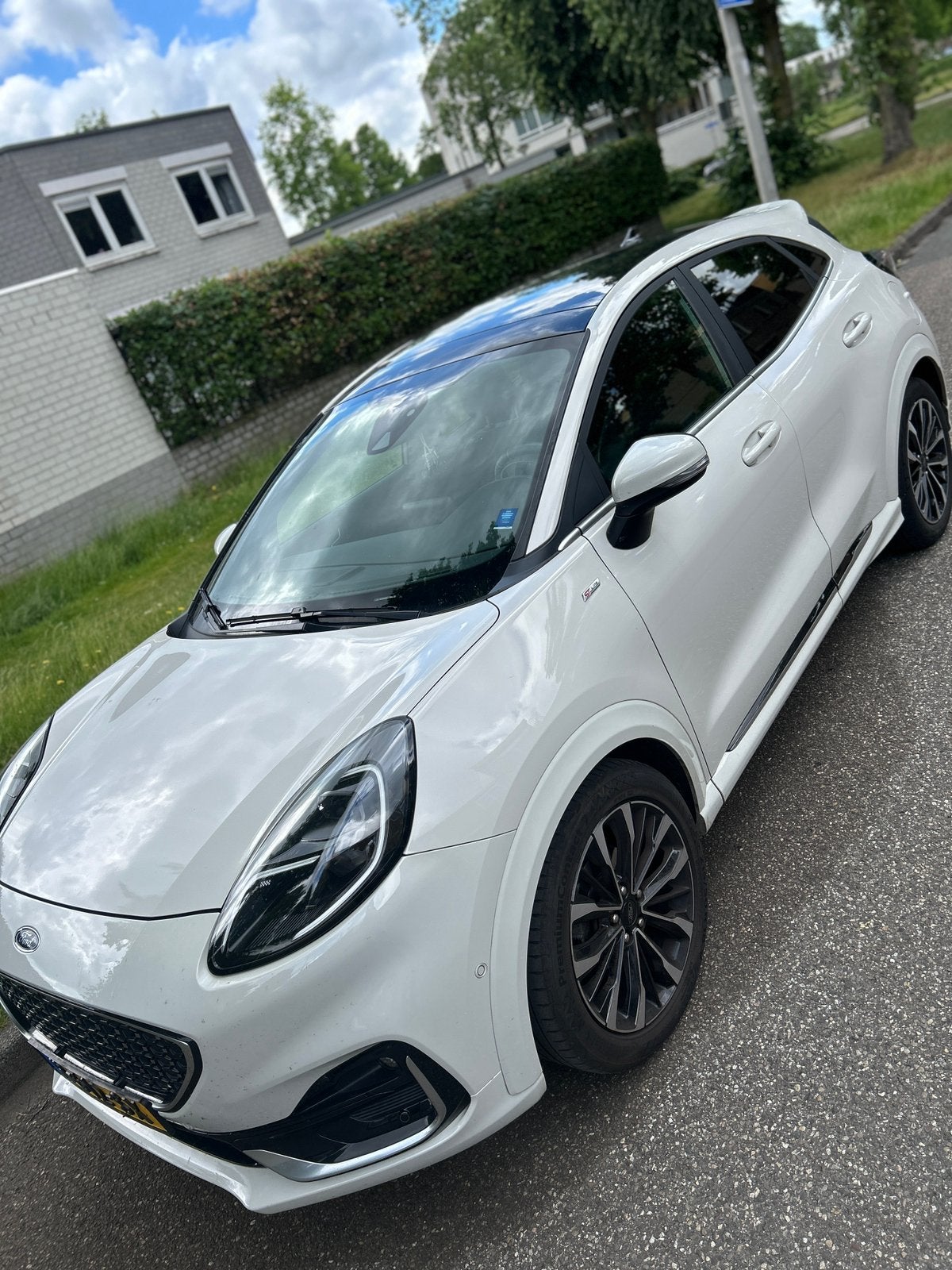 Ford Puma 1.0i Ecoboost Hybrid 155pk 2021 parelmoer massage, Auto's, Puma, Zwart, Adaptive Cruise Control, Wit