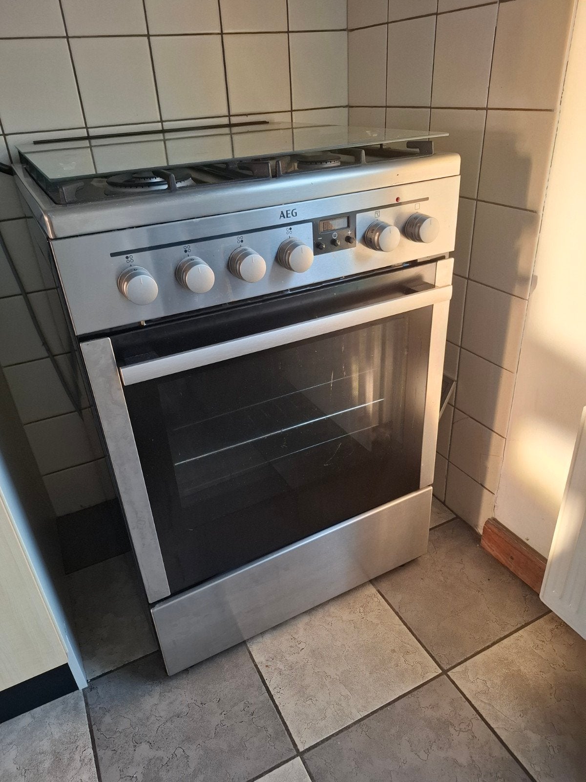 AEG Gasfornuis met electrische oven., Ophalen, Gebruikt, Hete lucht, 4 kookzones