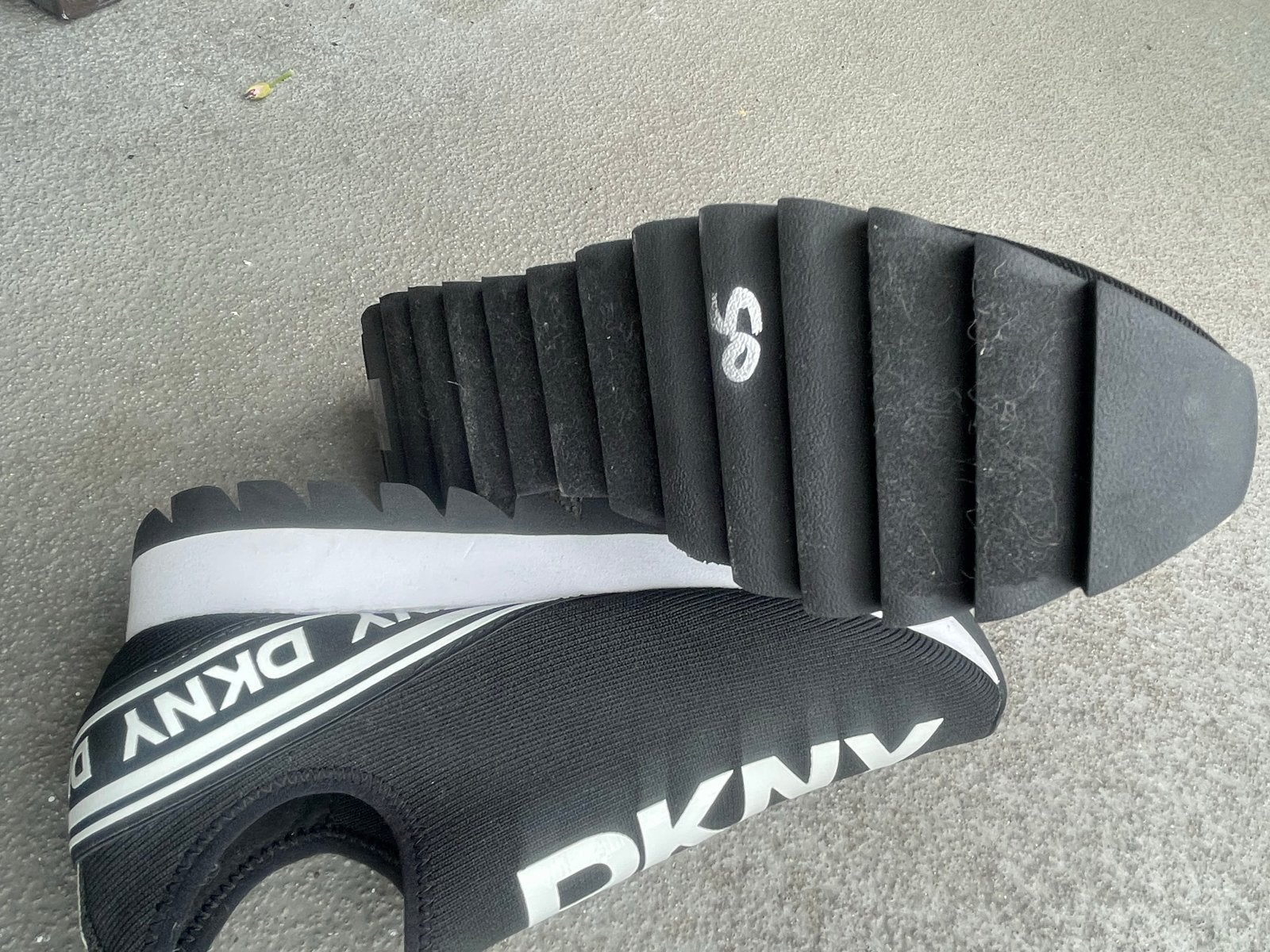 Nieuwe DKNY sneakers maat 40, Ophalen of Verzenden, Nieuw, Zwart, Sneakers of Gympen