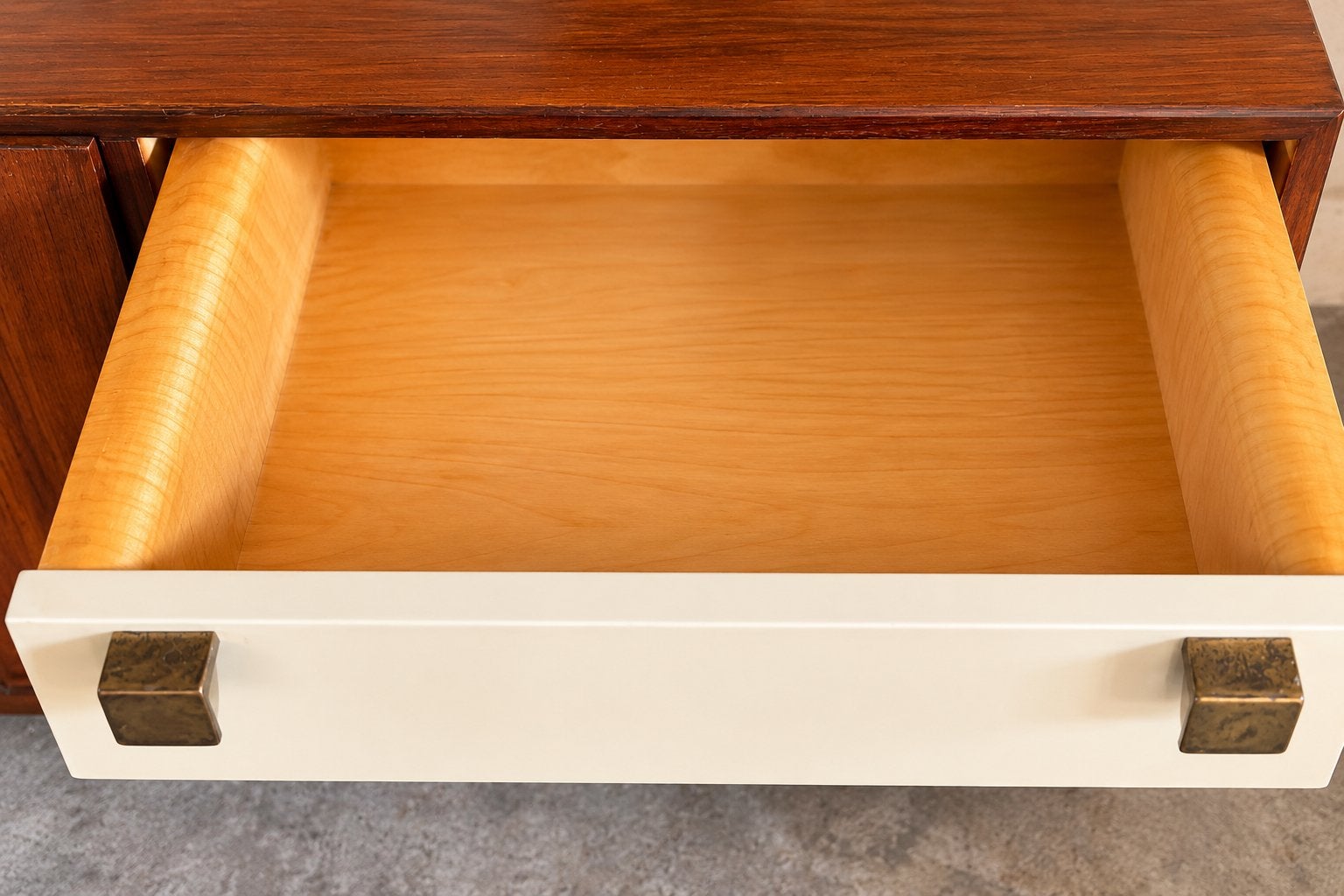 Foto 3 van Vintage kastje / dressoir – jaren 60/70