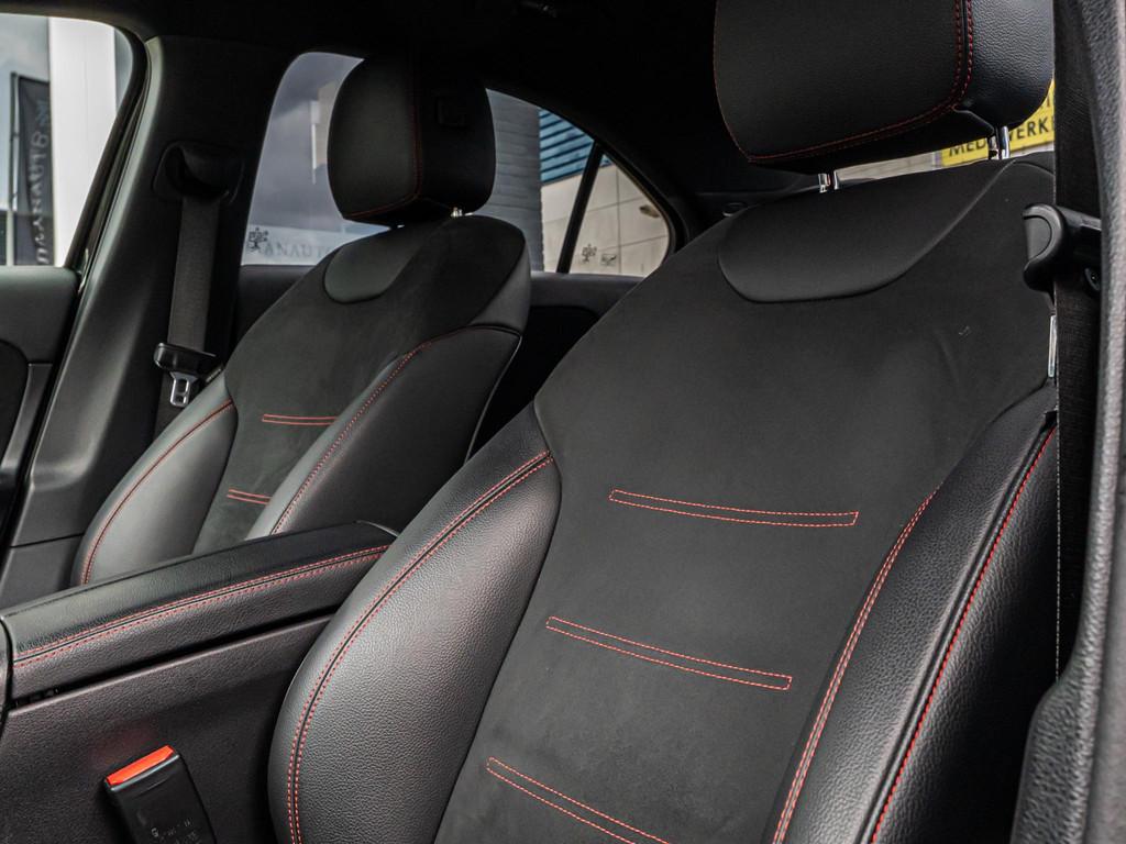 Mercedes-Benz A200 AMG Line Apple CarPlay Camera Stoelverw, Gebruikt, 4 cilinders, Leder en Stof, Origineel Nederlands