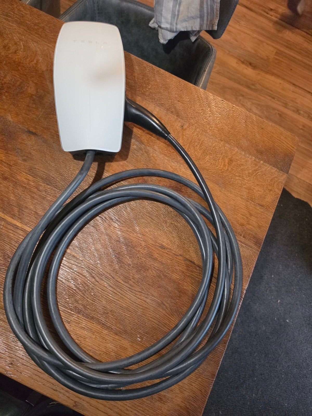 Tesla Wall Connector Gen 3 - 3 fase, 32A, vaste kabel, Ophalen of Verzenden, Gebruikt
