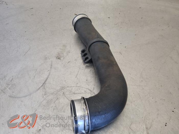 Intercooler Buis van een Volkswagen Caddy