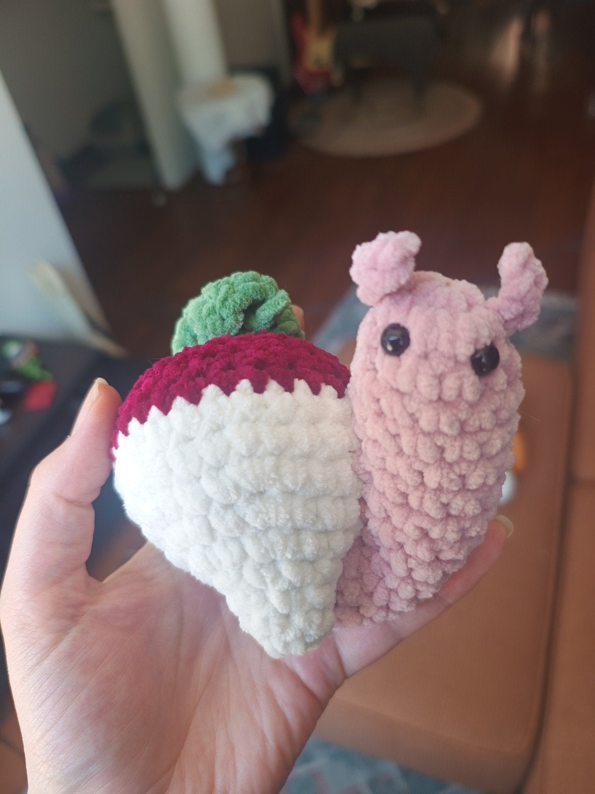 Gehaakte slak en radijs - Amigurumi, Kinderen en Baby's, Speelgoed | Knuffels en Pluche, Verzenden, Nieuw