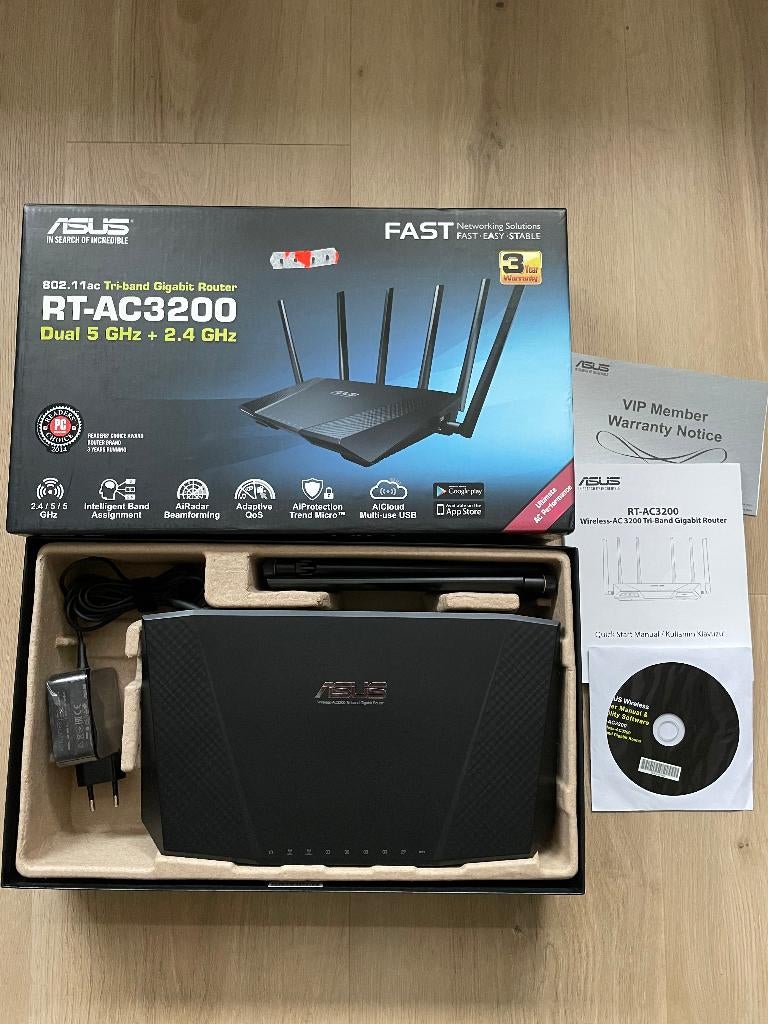 Asus RT-AC3200 Tri-band Gigabit Router Dual 5ghz + 2.4ghz, Computers en Software, Ophalen of Verzenden, Zo goed als nieuw, Router