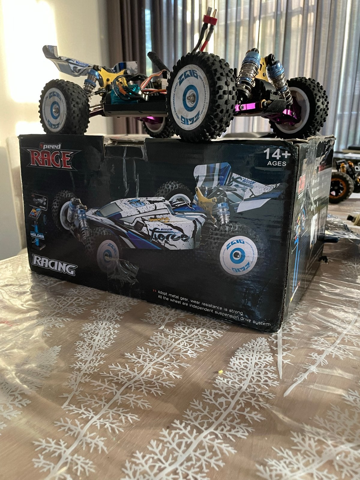 Wltoys 124017 met upgrades en extra spullen, Auto offroad, Zo goed als nieuw, RTR (Ready to Run), Ophalen