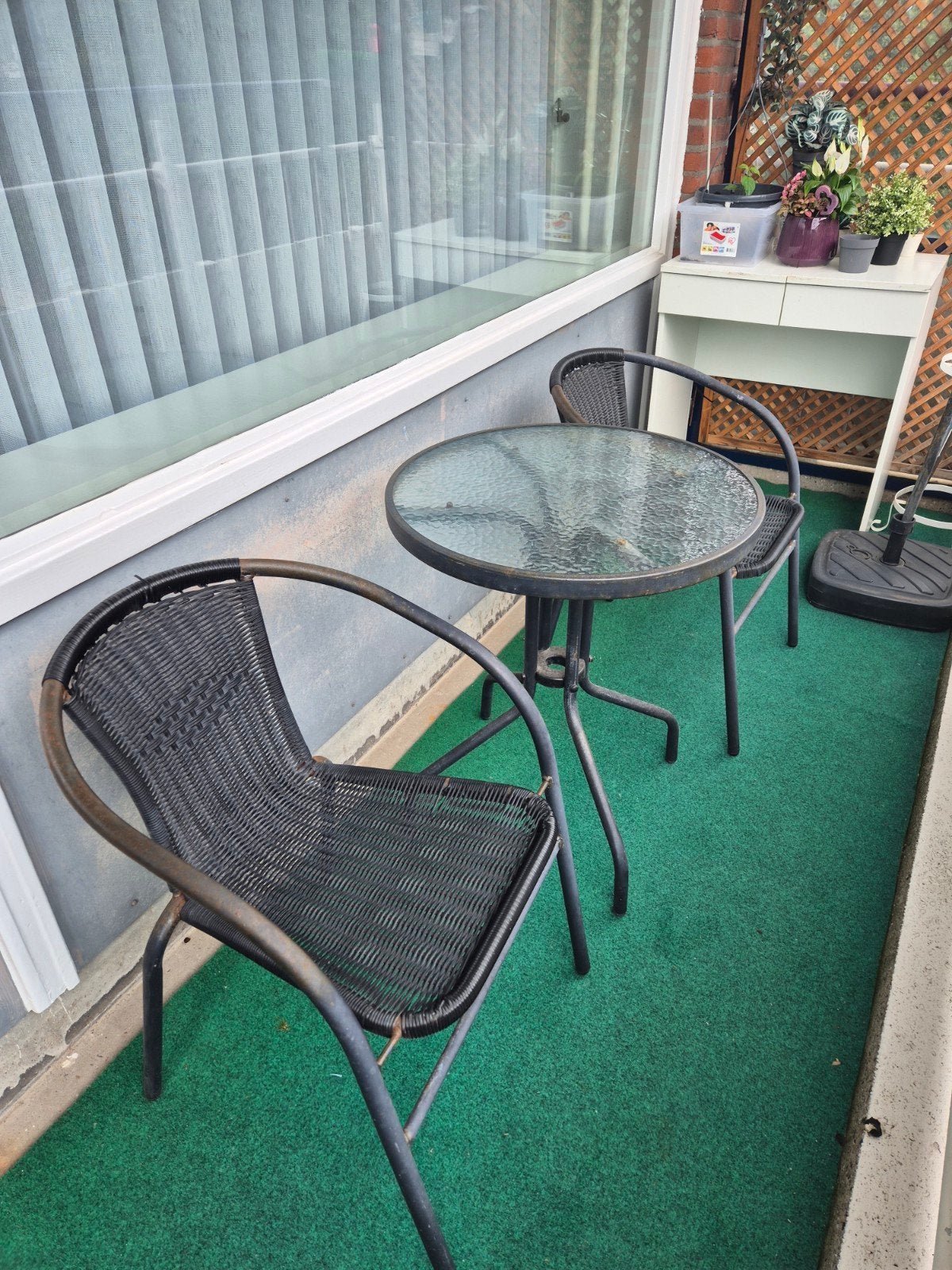 Balcon set rond glasplaat 2 stoelen gebruikt, Ophalen, Gebruikt, Kunststof, 2 zitplaatsen