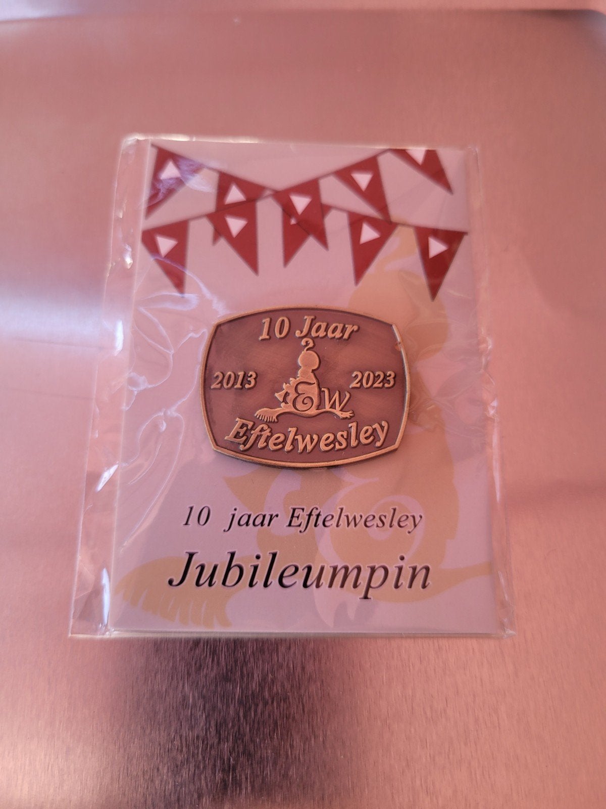 Eftelwesley 10 Jaar Jubileumpin Efteling 2013-2023, Verzamelen, Speldjes, Pins en Buttons, Ophalen of Verzenden