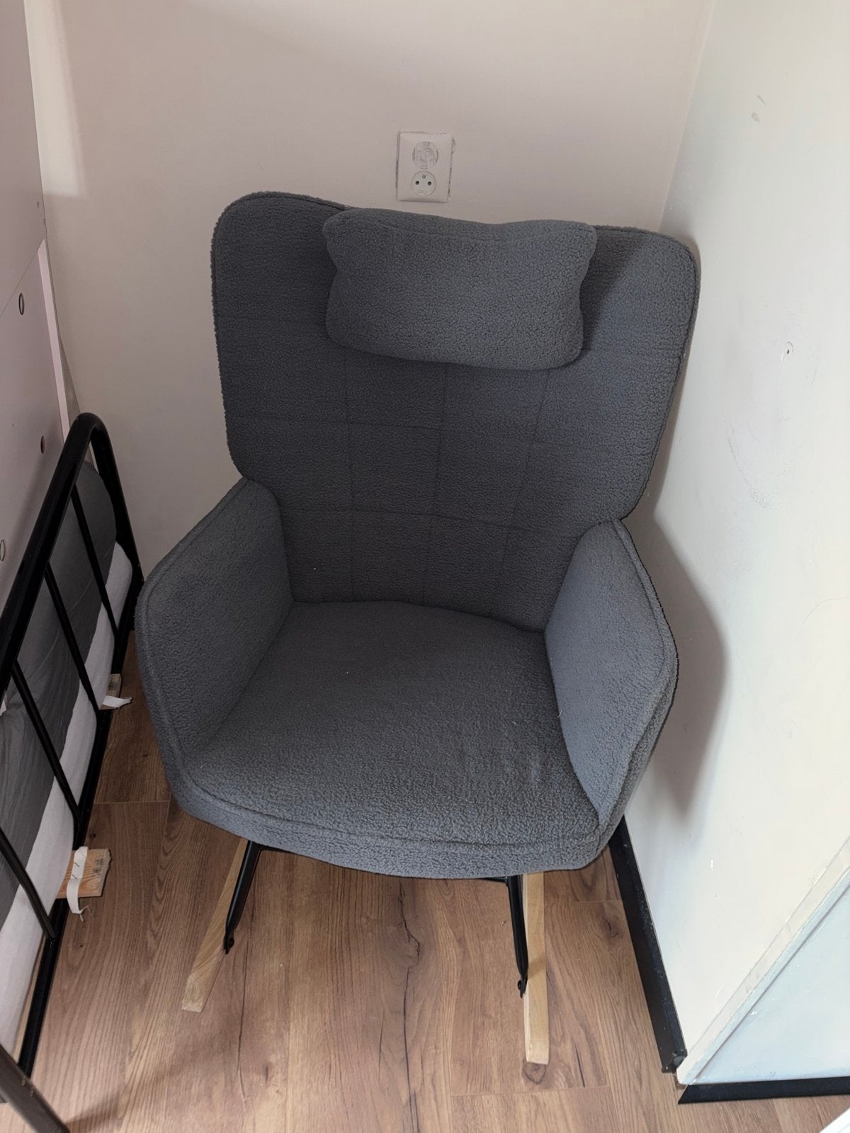 Comfortabele grijze schommelstoel, Huis en Inrichting, Stoelen, Ophalen, Gebruikt, Eén, Stof