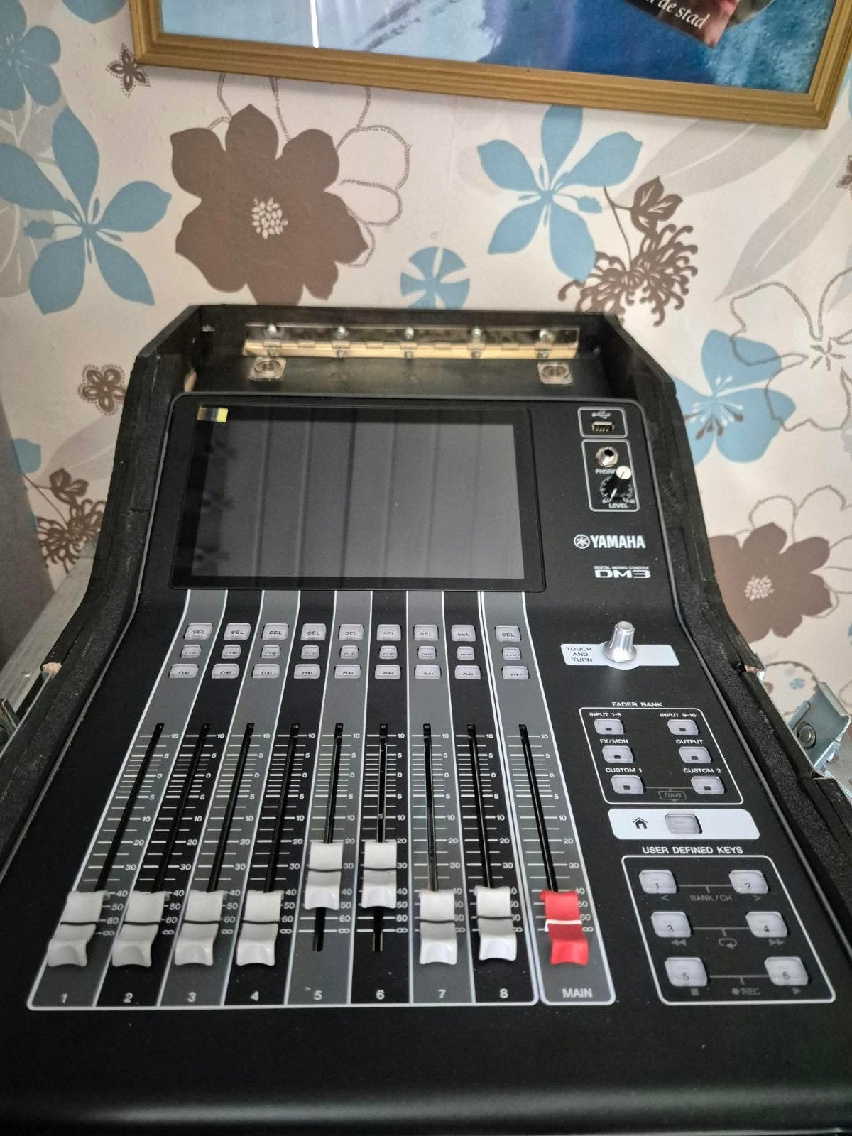 Yamaha DM3 in kist met Shure SLX en Bluetooth ontvanger, Ophalen of Verzenden, Zo goed als nieuw, 20 kanalen of meer, Microfooningang