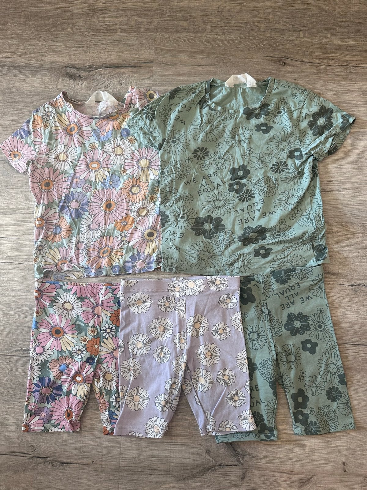 H&M Zomerse setjes met bloemenprint - 110/116, Kinderen en Baby's, Kinderkleding | Overige, Ophalen of Verzenden, Gebruikt, Meisje