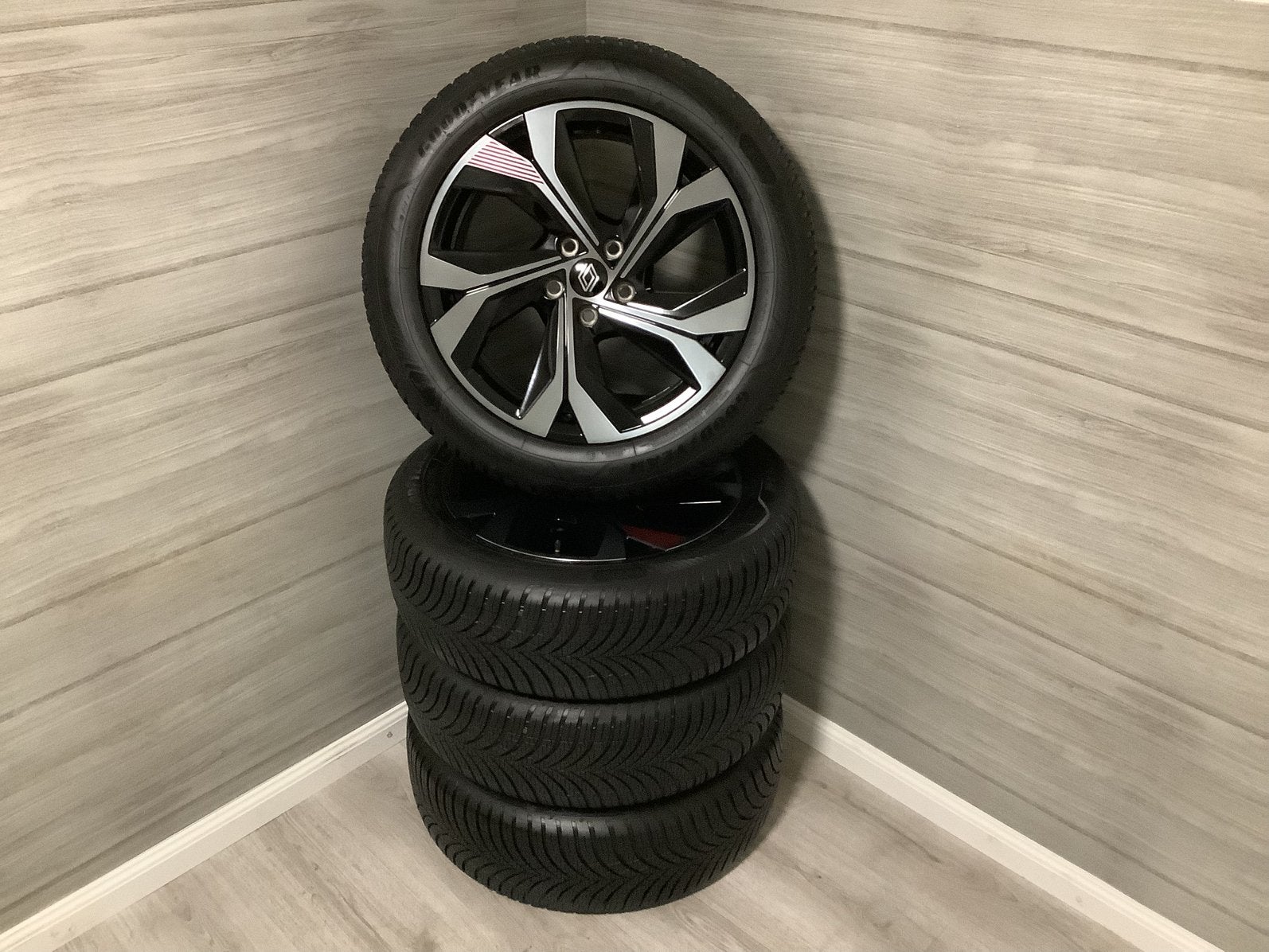 Renault CAPTUR II RS Line origineel velgen 4 seasons banden, 18 inch, 215 mm, Banden en Velgen, Nieuw