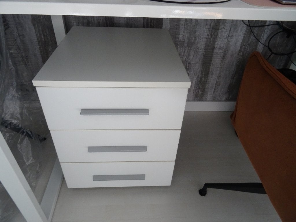 MOOI NACHTKASJE OP WIELEN voor een LEUKE PRIJS  OP=OP, Ophalen, Gebruikt, Minder dan 45 cm, Minder dan 55 cm