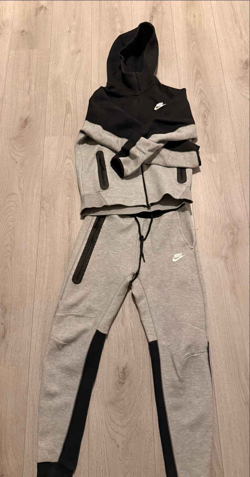 Nike Tech Fleece Trainingspak - Zwart/Grijs - Maat S, Zwart, Ophalen of Verzenden, Zo goed als nieuw, Algemeen