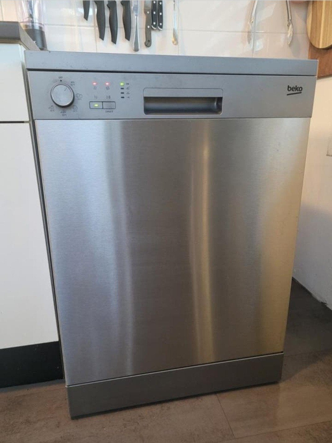 Beko Vaatwasser - Zilverkleurig en Vrijstaand, Witgoed en Apparatuur, Vaatwasmachines, Ophalen, Gebruikt, 60 cm of meer, Vrijstaand