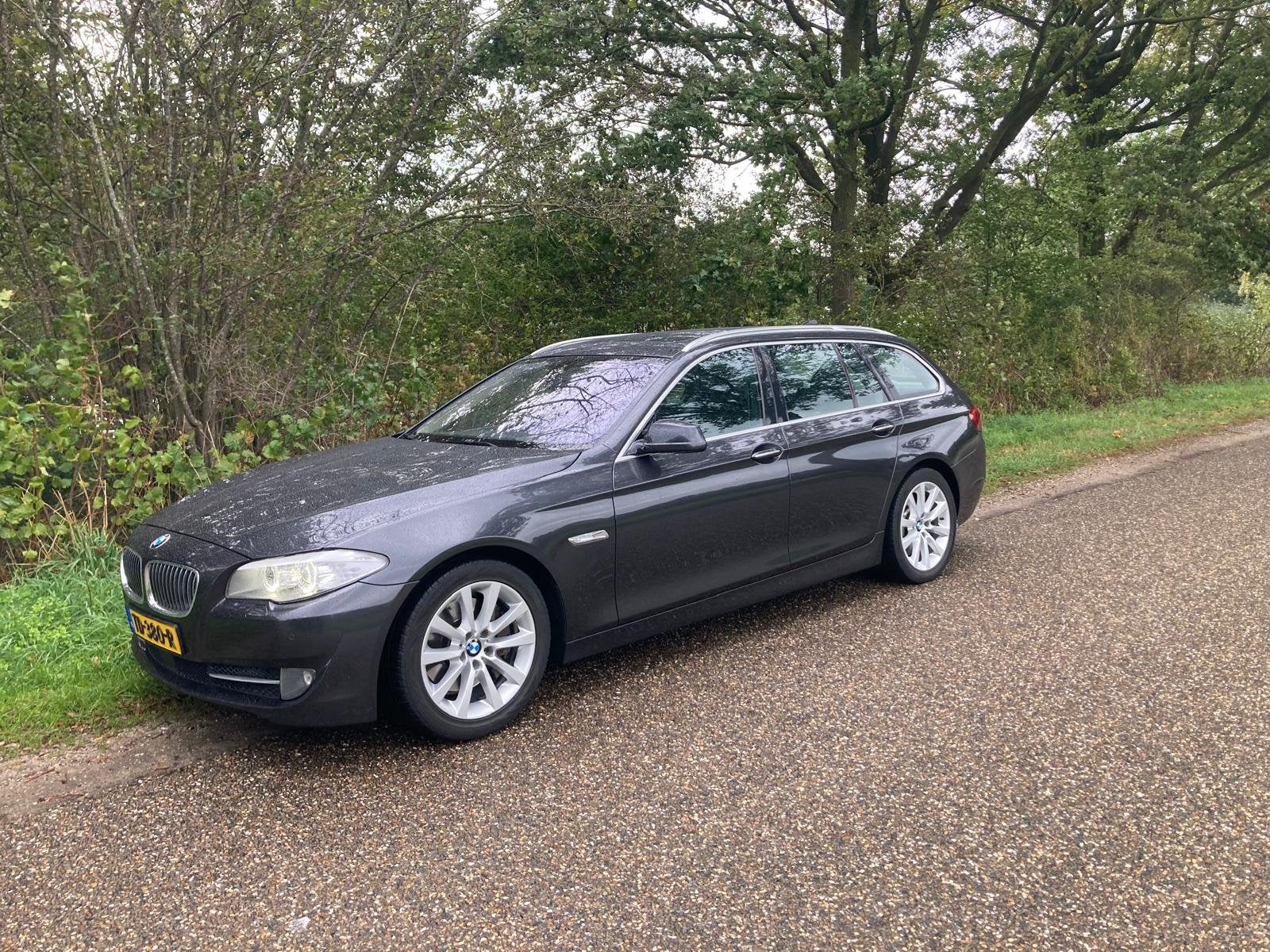BMW 5-Serie 535D Touring Aut8 2013 313pk panoramadak carplay, Automaat, Panoramadak, Zwart, 2993 cc