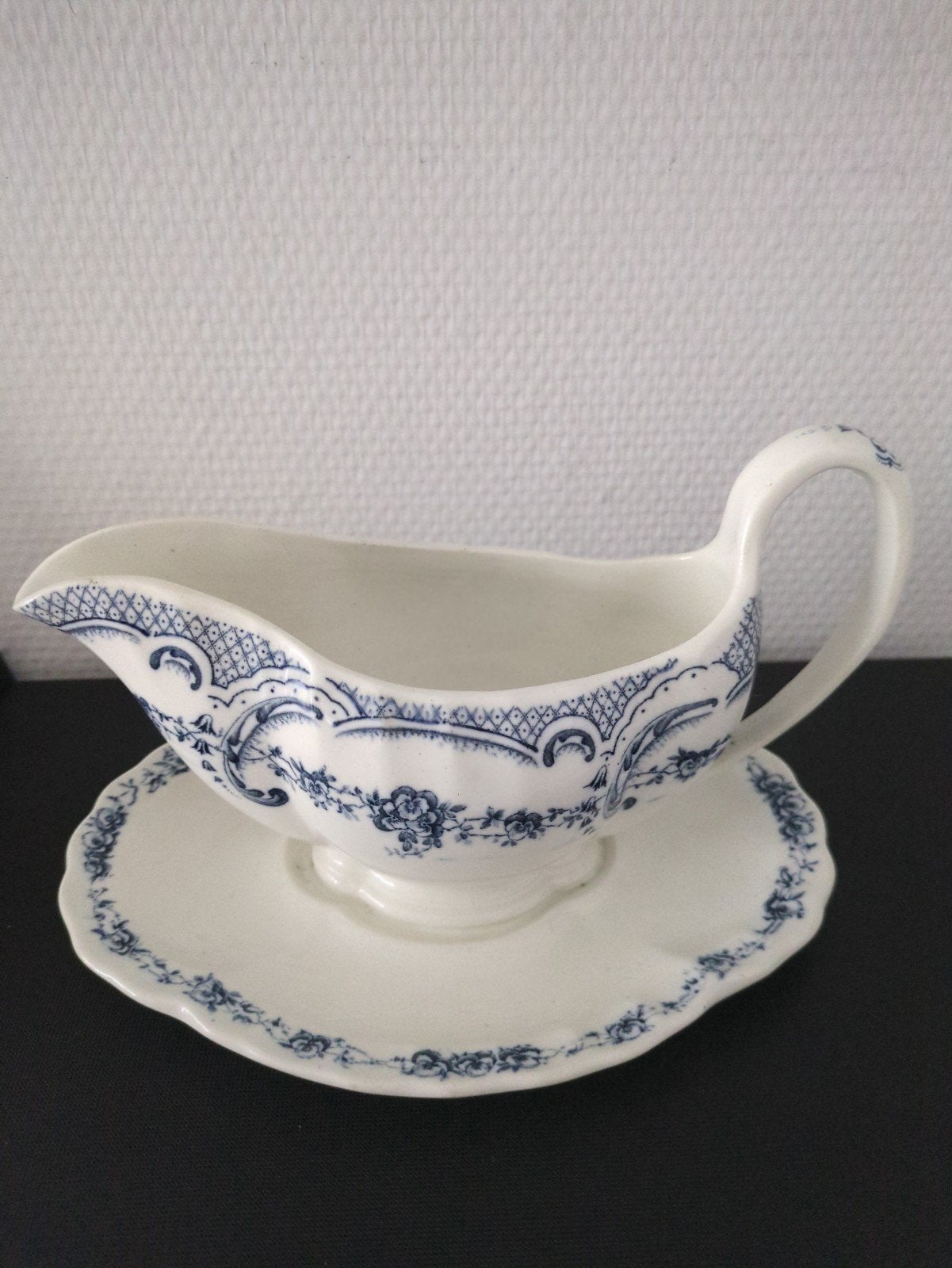 Wedgwood Empress Sauskom met Schotel - Blauw en Wit, Ophalen