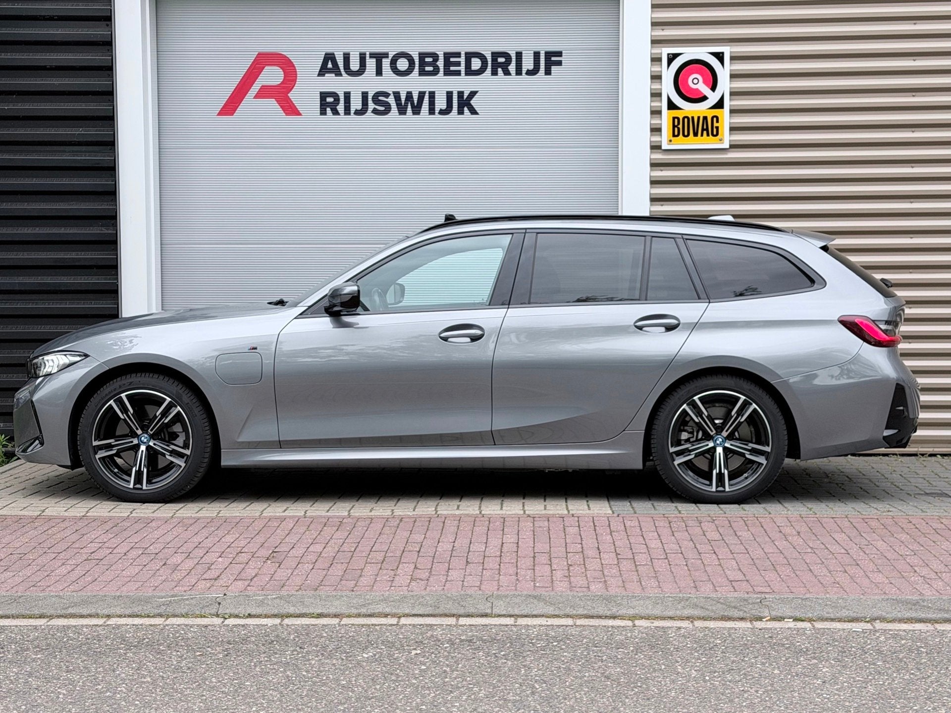 BMW 3-serie Touring 320e Pano/Camera/Trekhaak, Gebruikt, Euro 6, 4 cilinders, 163 pk