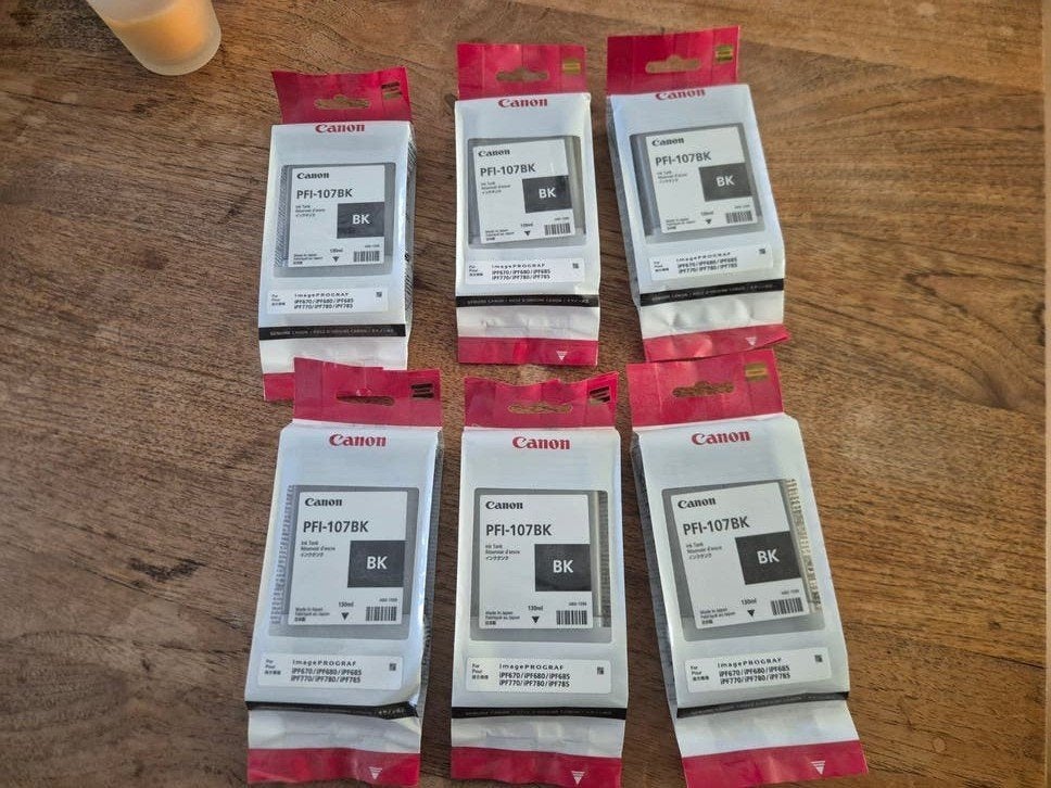 6x Canon PFI-107BK Inktpatronen - Nieuw en Ongeopend, Computers en Software, Ophalen of Verzenden, Nieuw, Cartridge, Canon