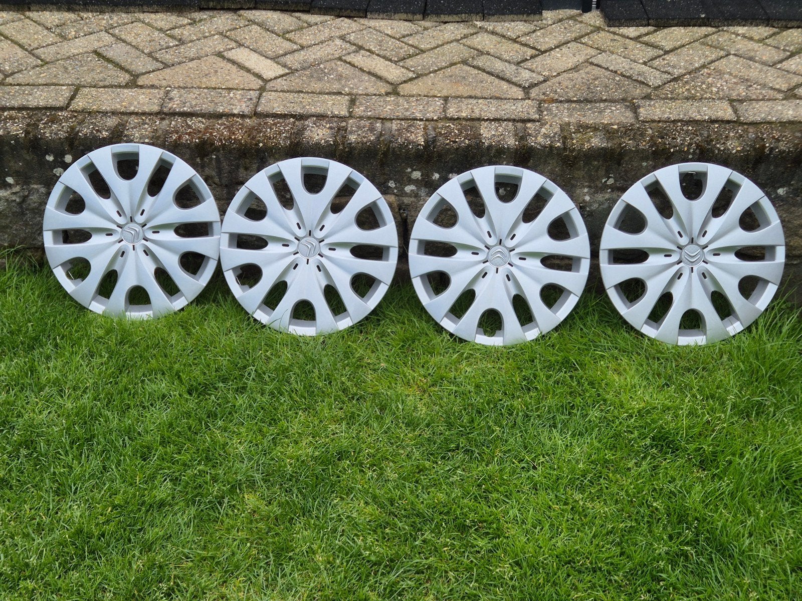 Set van 4 originele, nieuwe wieldoppen - Citroën C1 + andere, Auto diversen, Ophalen of Verzenden, Gebruikt