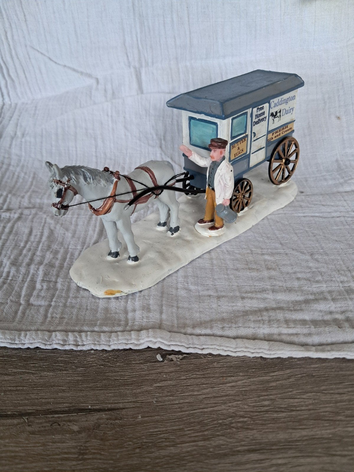 Lemax uit de Caddington serie melkwagen zga, Ophalen of Verzenden, Gebruikt
