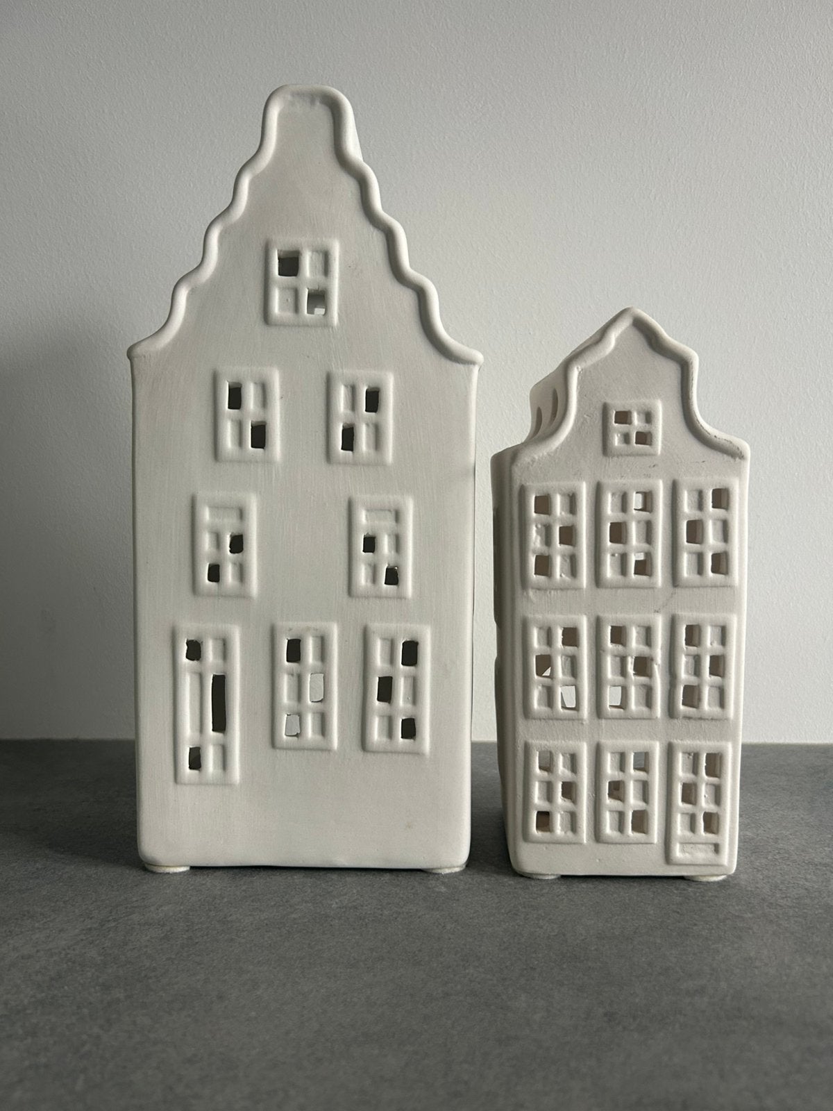 Witte huizen windlichten waxinelichthouder wit huis huisjes, Ophalen of Verzenden, Zo goed als nieuw, Wit, Kandelaar