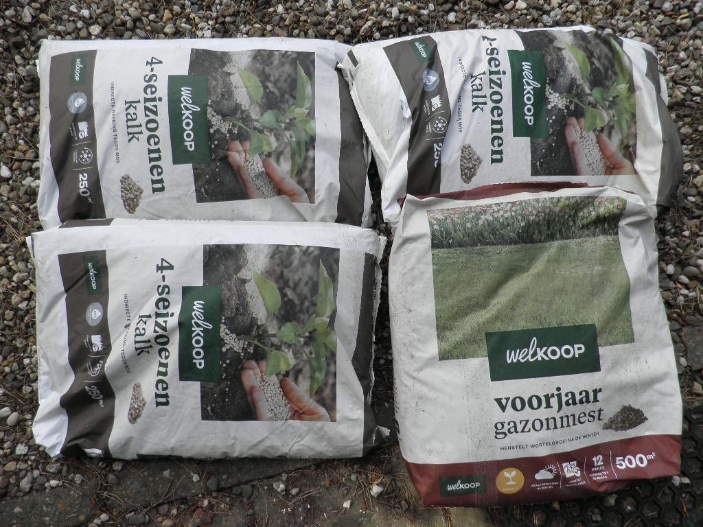 3 zakken 4 seizoenen kalk-1 zak voorjaarmest gazon, Ophalen of Verzenden, Overige typen