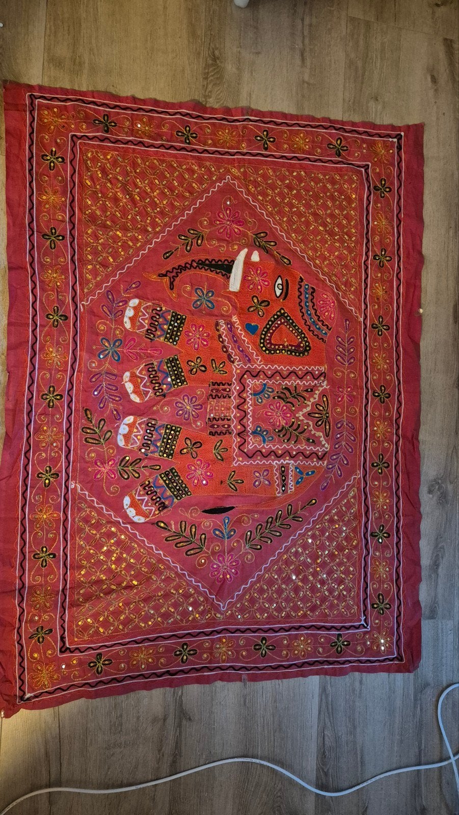 Geborduurd wandkleed met olifant uit Sri Lanka – wandtapijt, Ophalen of Verzenden