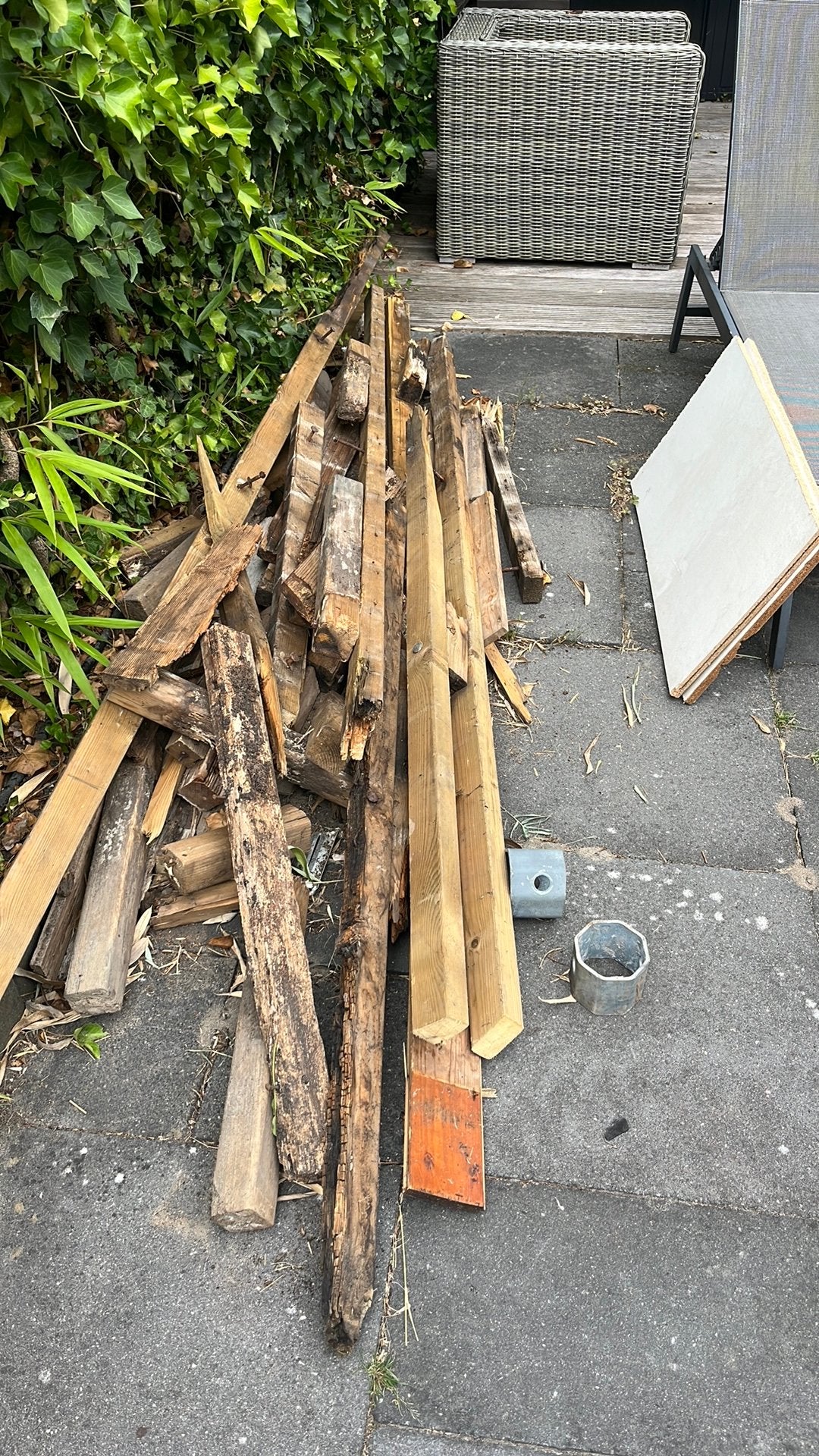 Gratis rest hout /afval hout, Doe-het-zelf en Verbouw, Hout en Planken, Ophalen, Gebruikt, Overige houtsoorten, Minder dan 200 cm