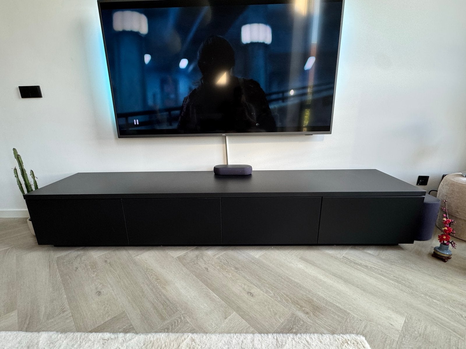 Zwart TV-meubel met opbergruimte 240 breed, Ophalen, Gebruikt, 200 cm of meer, Minder dan 100 cm